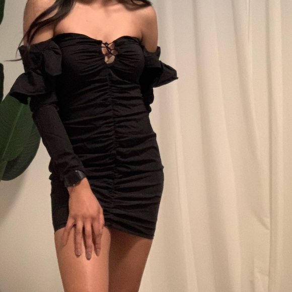 Ruched short black dress - Picture 3 of 3